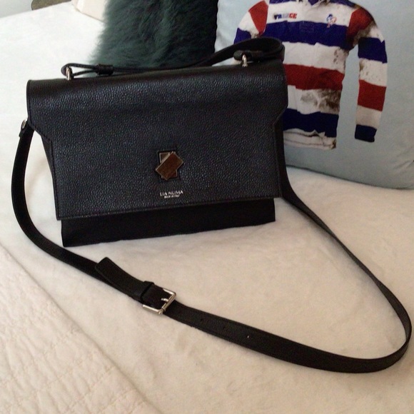 Lia Numa Black leather shoulder/Crossbody Satchel - Picture 2 of 12